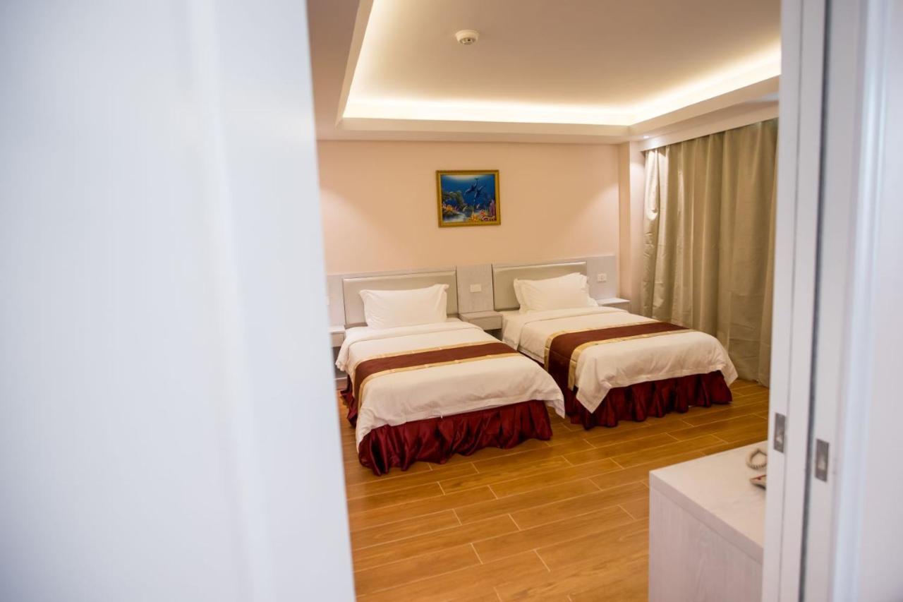 Hotel Americano Garapan Zewnętrze zdjęcie